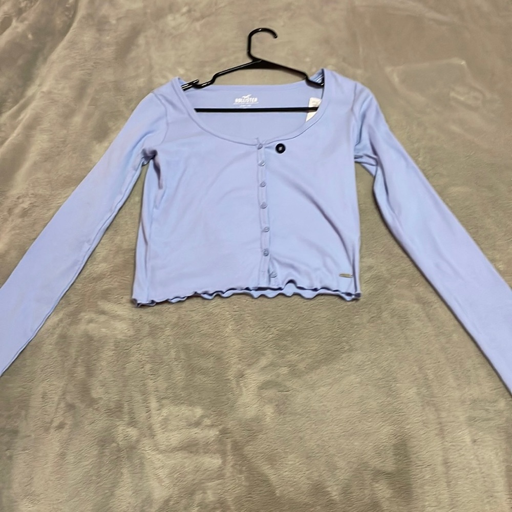 blue hollister baby tee